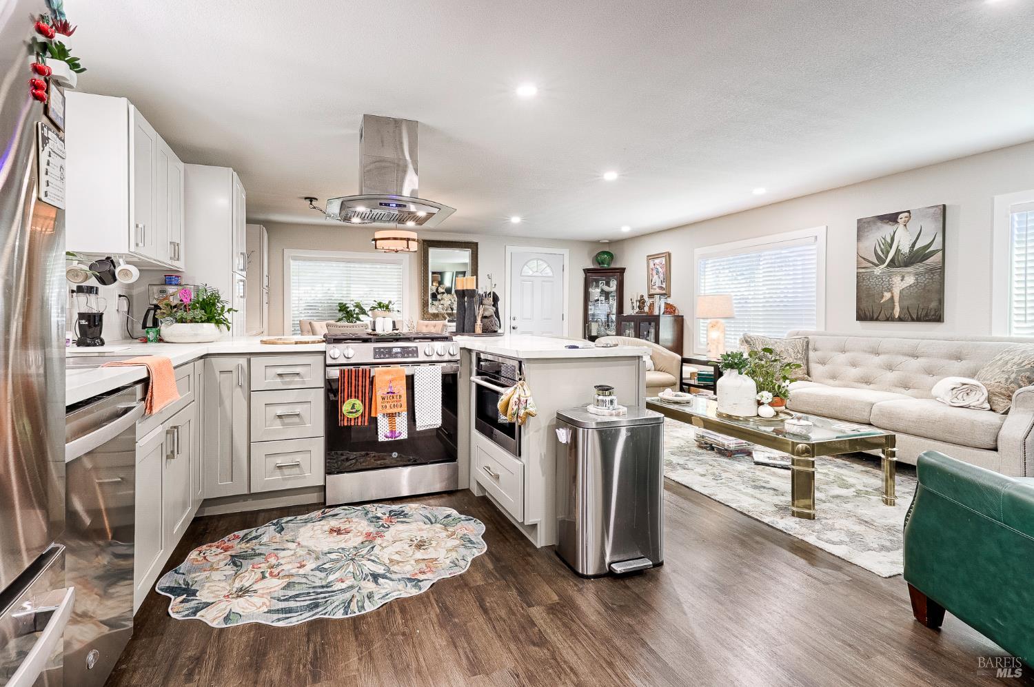 211 Apple Lane Rohnert Park, CA 94928 - Photo 2 of 26