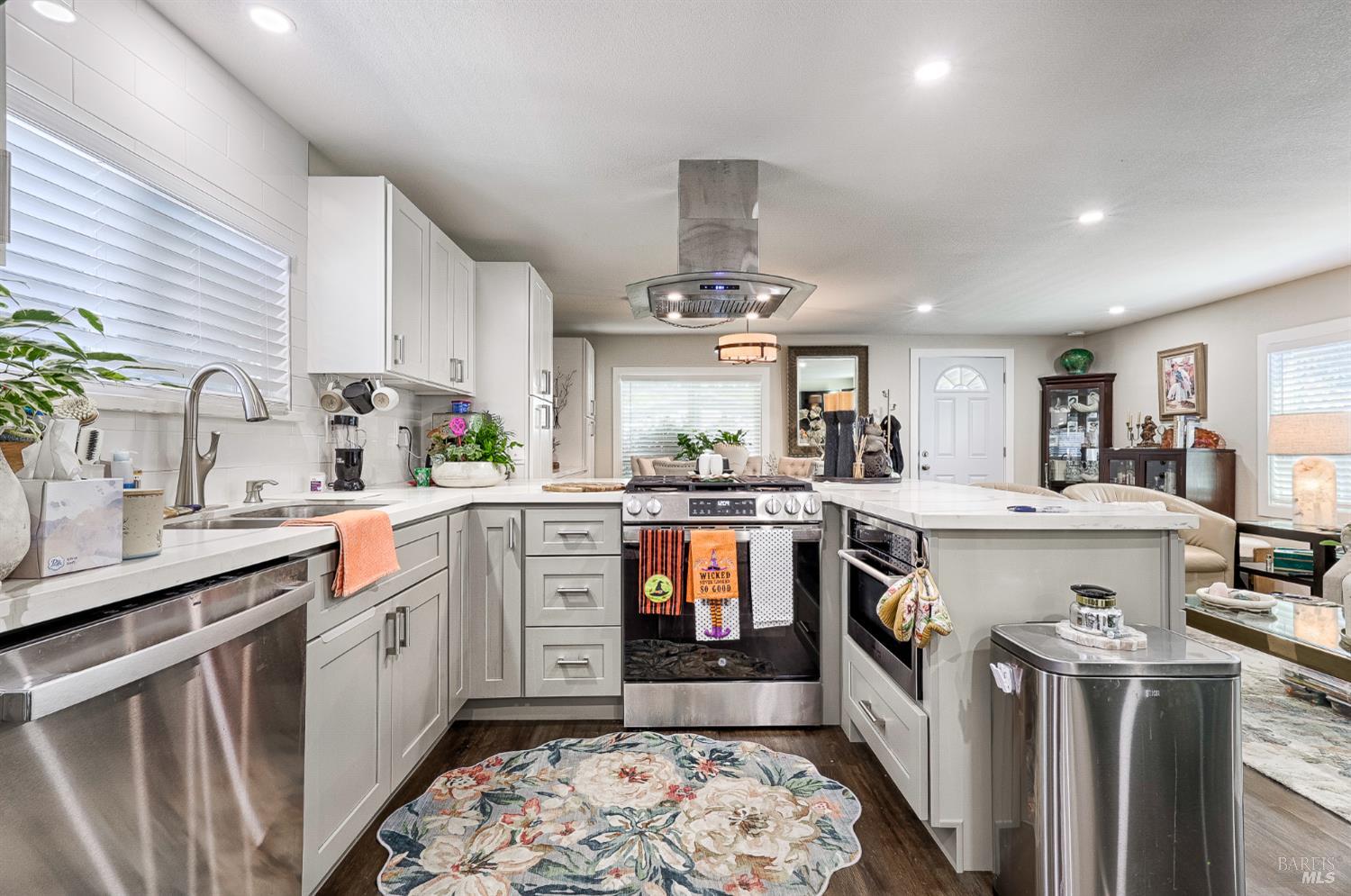 211 Apple Lane Rohnert Park, CA 94928 - Photo 3 of 26