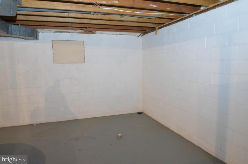 8077 Counselor Road Manassas, VA 20112 - Photo 22 of 30 Basement