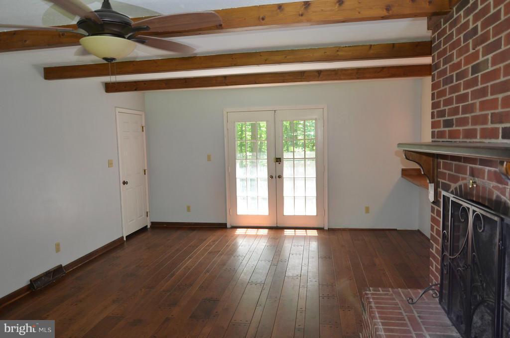 8077 Counselor Road Manassas, VA 20112 - Photo 9 of 30 Family Room