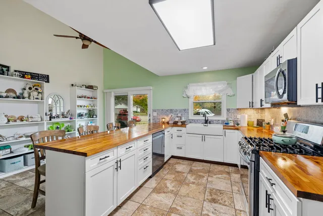 $365,000 | 3806 Brenton Drive, Joliet, IL 60431