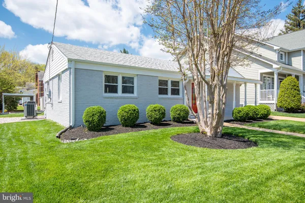 $3,850 | 804 North Florida Street, Arlington, VA 22205