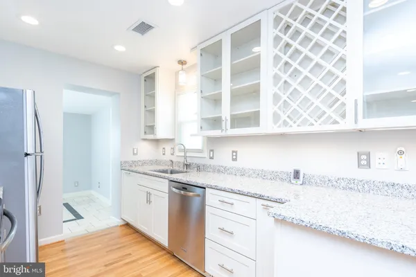 $3,850 | 804 North Florida Street, Arlington, VA 22205