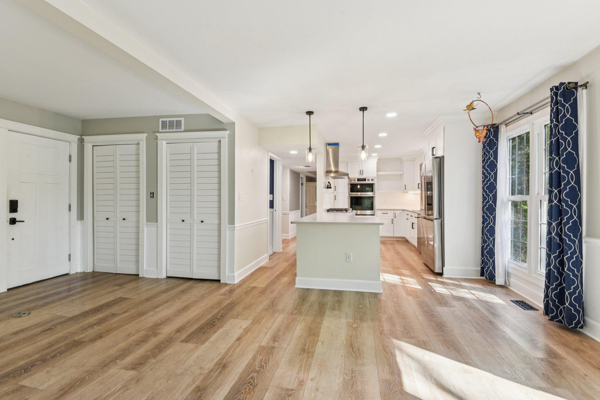 2576 Hidden Cove Road, Unit 154 Annapolis, MD 21401 - Photo 3 of 51 Natural Light Throughout
