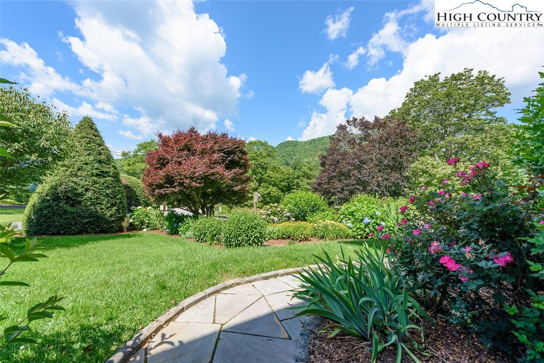 195 Oak Boone, NC 28607 - Photo 4 of 22 Gallery Image 4