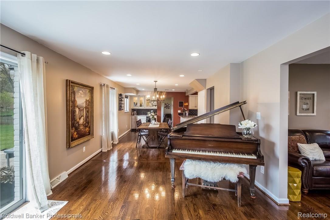 3757 Quarton Road Bloomfield Hills, MI 48302 - Photo 9 of 45 014-2685311-large.jpg