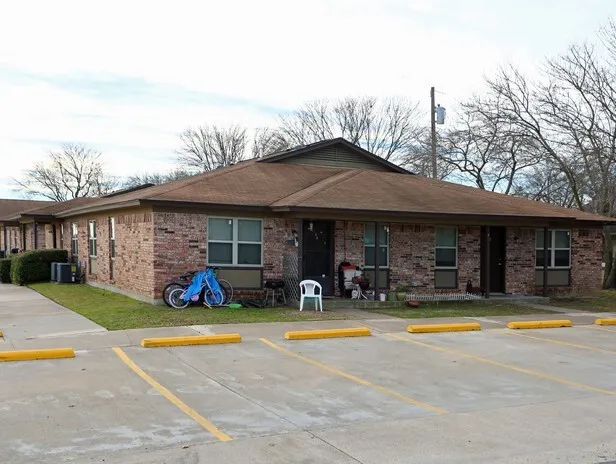 $782 | 700 South Main Street, Venus, TX 76084