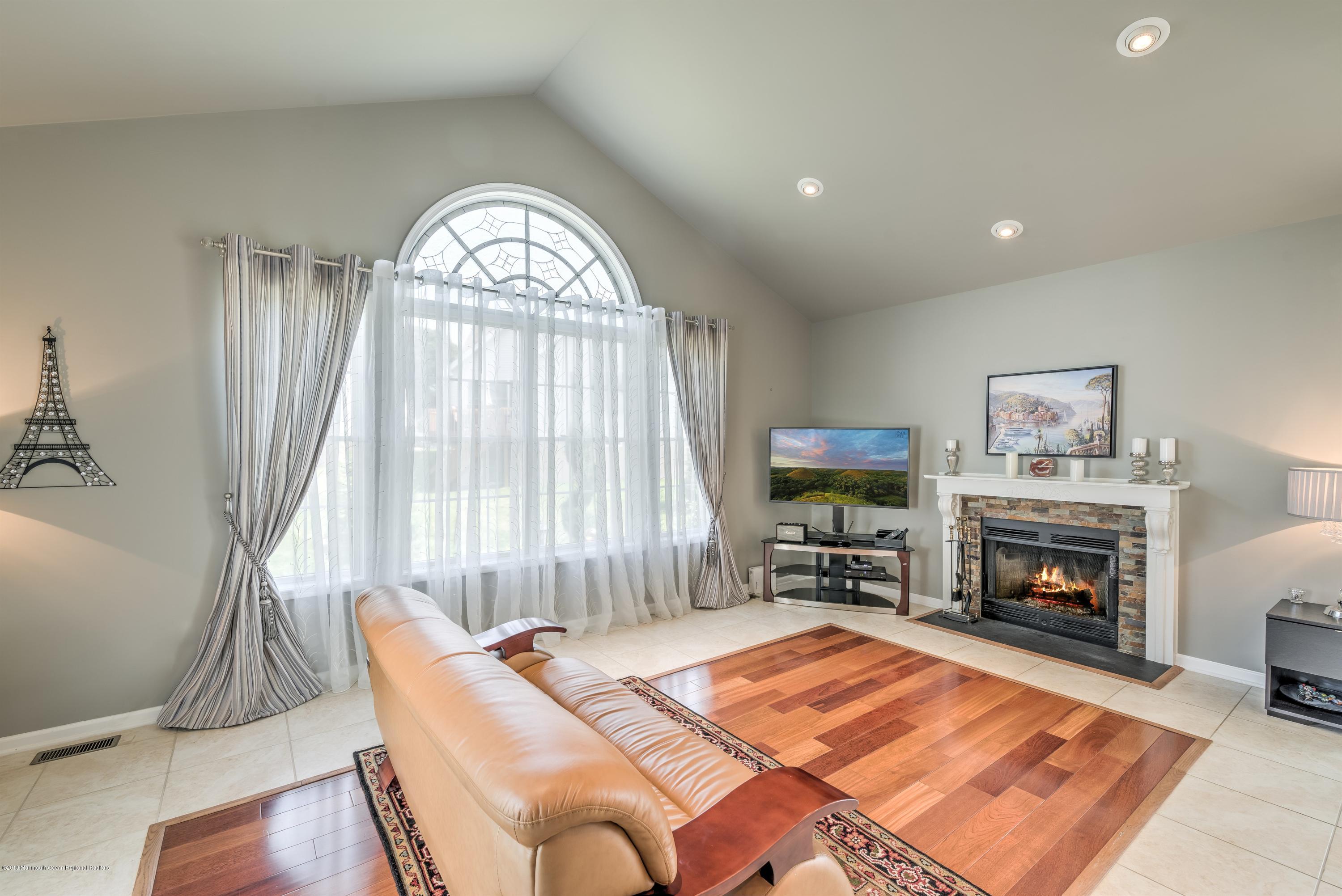 9 Vancleve Road Manalapan, NJ 07726 - Photo 8 of 34 008_DEN