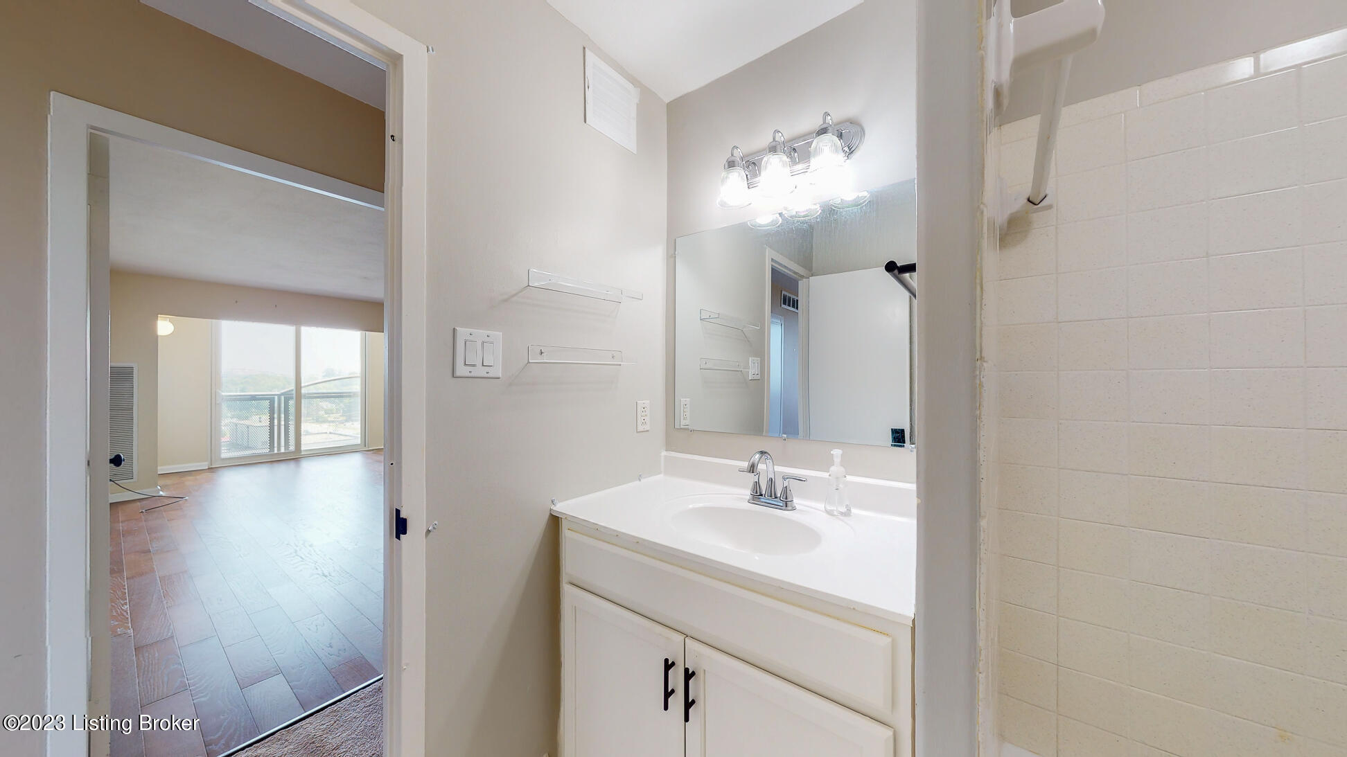 2121 Nicholasville Road, Unit 812 Lexington, KY 40503 - Photo 31 of 55 2121-Nicholasville-Rd_Unit-812_031