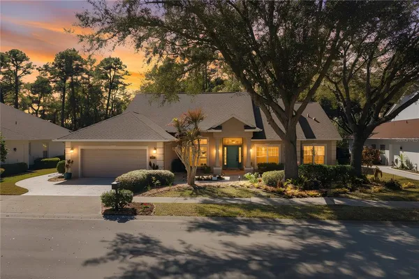 $689,900 | 5039 Greenbriar Trail, Mount Dora, FL 32757