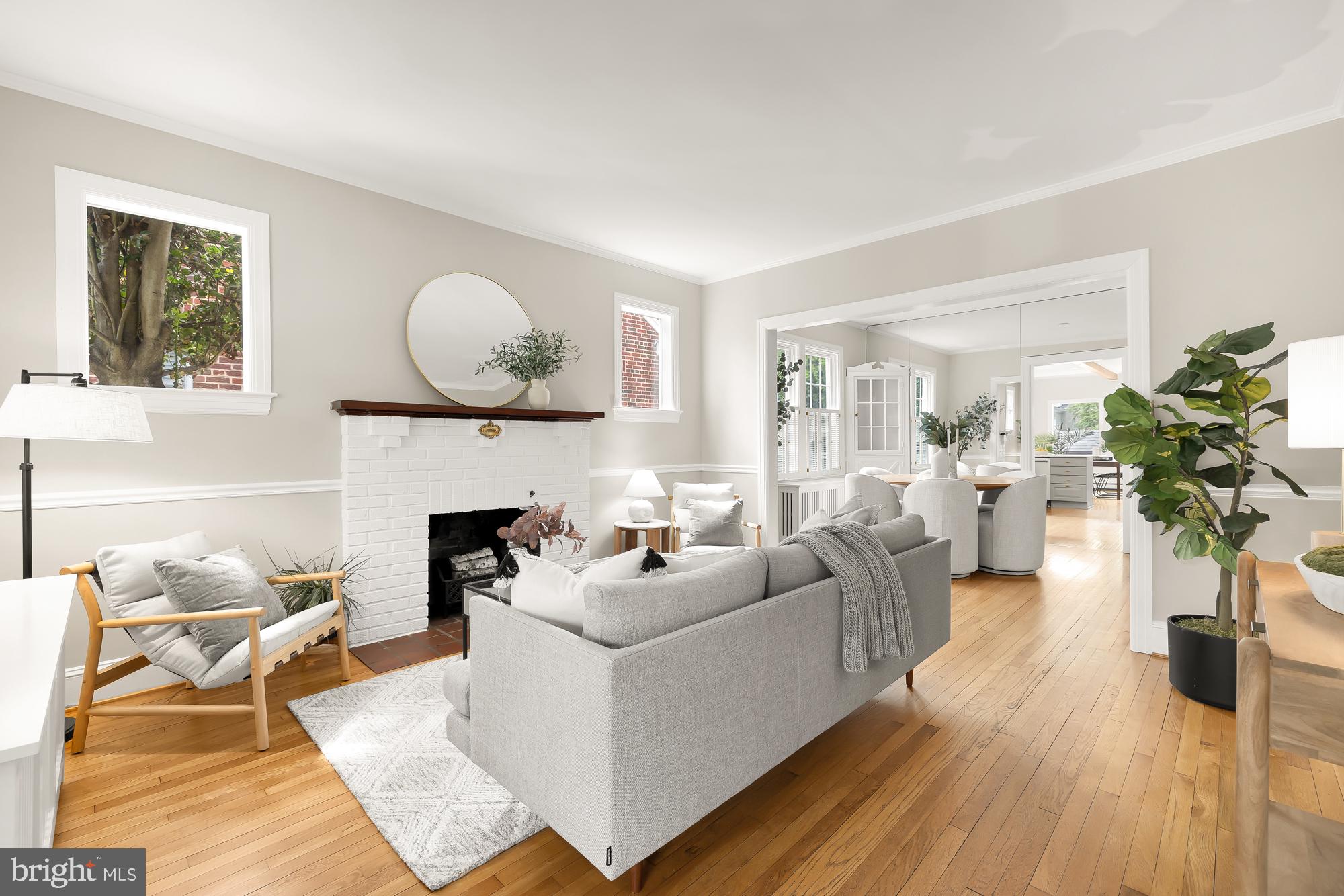 4613 Maple Avenue Bethesda, MD 20814 - Photo 4 of 31