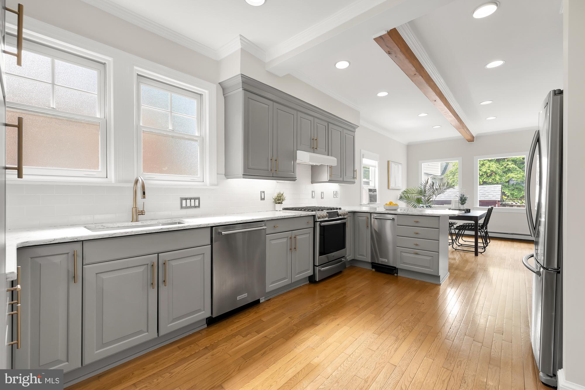 4613 Maple Avenue Bethesda, MD 20814 - Photo 8 of 31