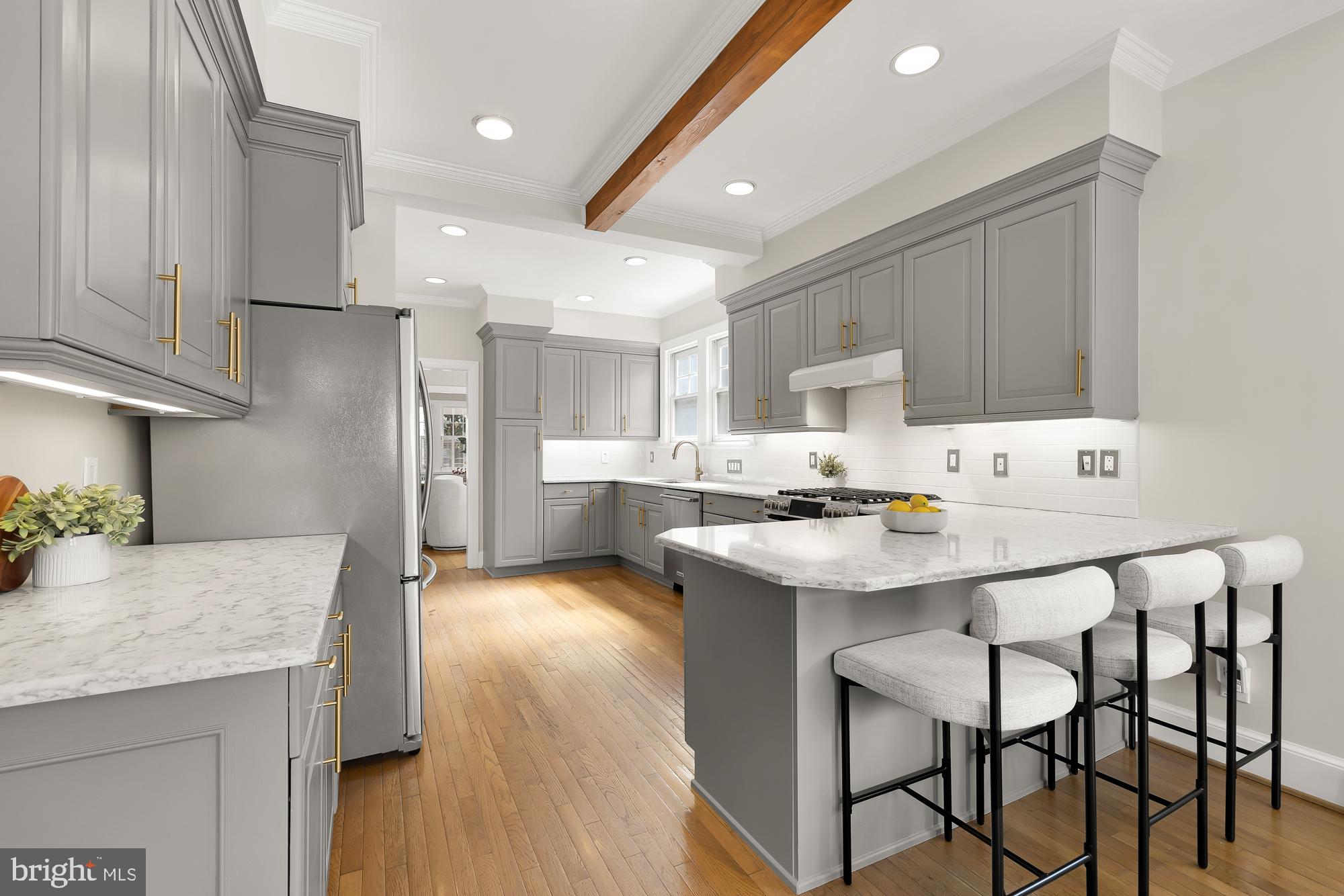 4613 Maple Avenue Bethesda, MD 20814 - Photo 9 of 31