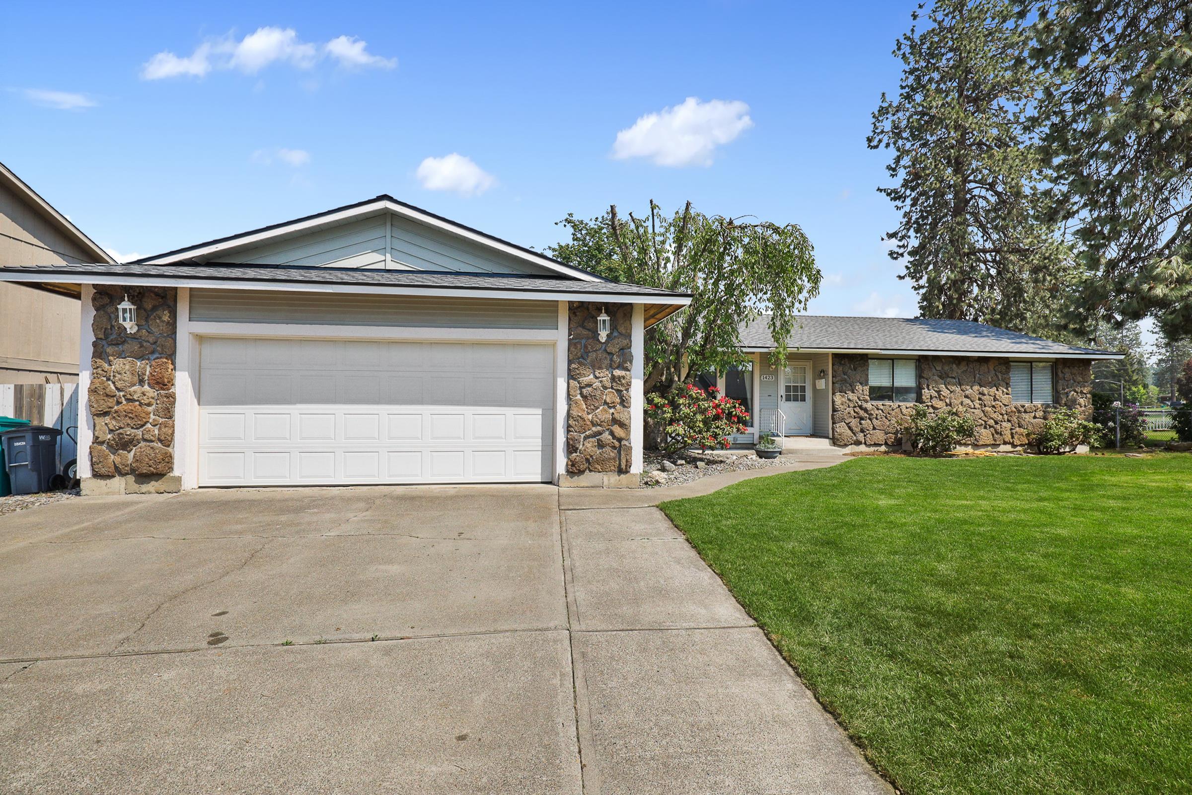 1423 South Woodlawn Road Spokane Valley, WA 99216 - Photo 3 of 27