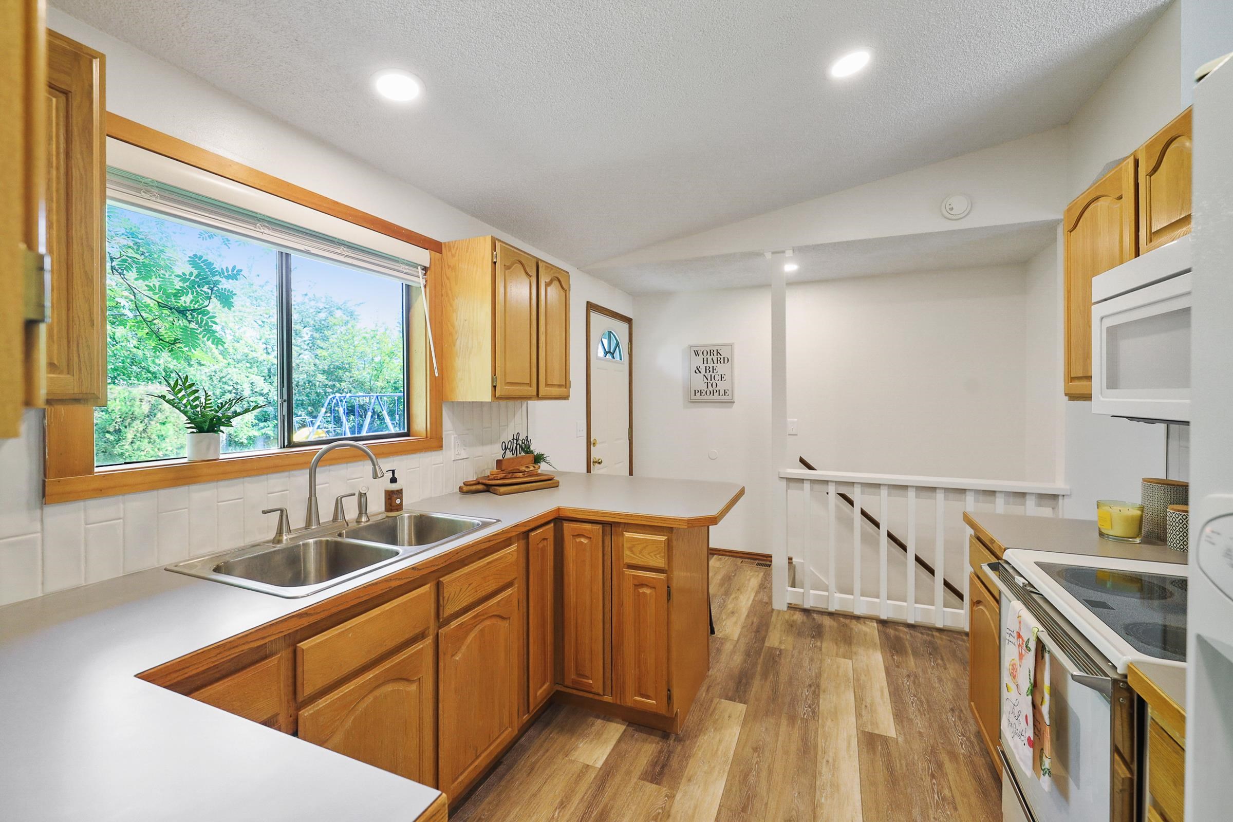 1423 South Woodlawn Road Spokane Valley, WA 99216 - Photo 9 of 27