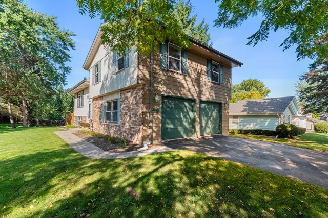 $410,000 | W165-n10401 Wagon Trail, Germantown, WI 53022