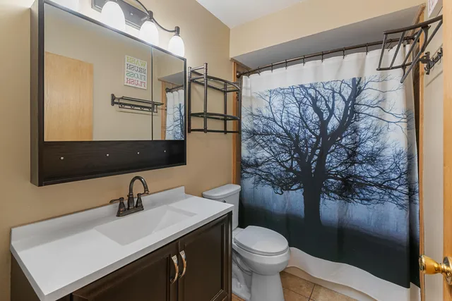 $410,000 | W165-n10401 Wagon Trail, Germantown, WI 53022