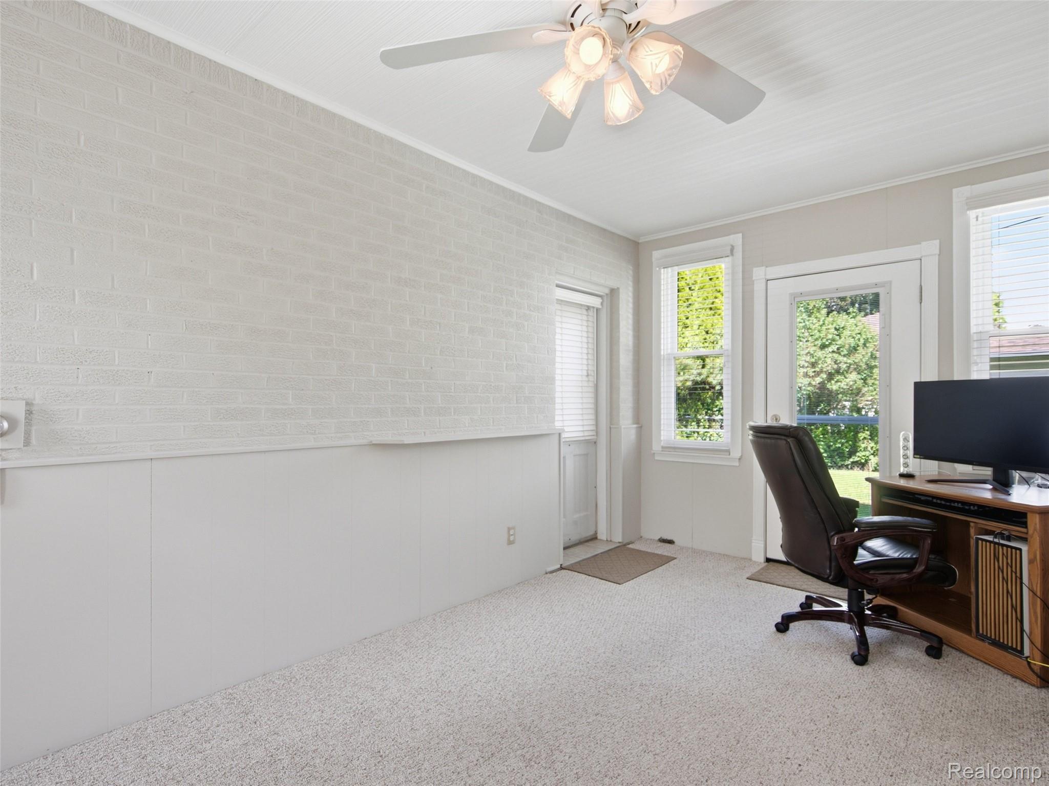 24 Nevada Avenue Rochester, MI 48309 - Photo 28 of 34 Office