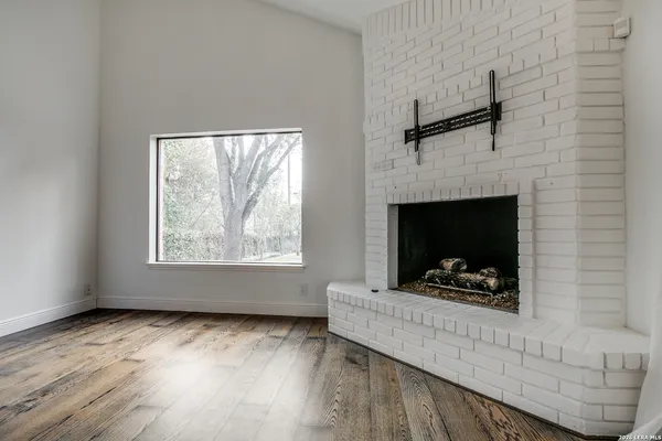 $2,295 | 11162 Whisper Spring, San Antonio, TX 78230