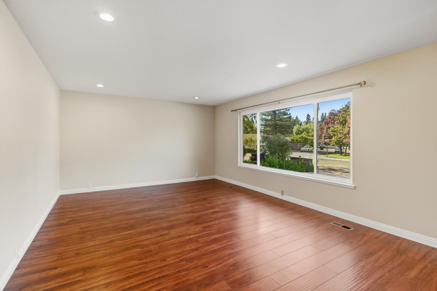 1540 Gregory Way Carmichael, CA 95608 - Photo 4 of 71