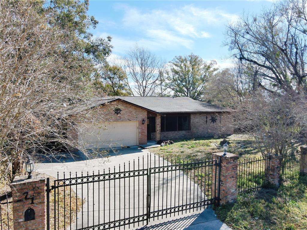 a back yard of a house