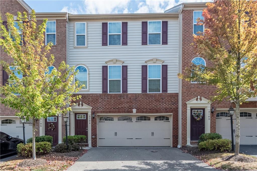 Welcome to Pointe View ~ with three levels of living.