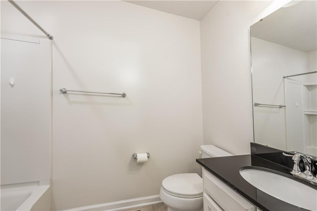 2104 Pointe View Drive Mars, PA 16046 - Photo 19 of 24 Main bathroom with tub/shower combo.