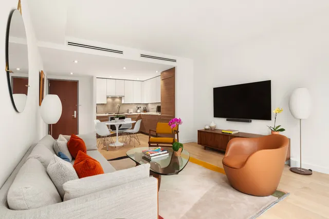 $8,800 | 337 East 62nd Street, Unit 2B | Lenox Hill