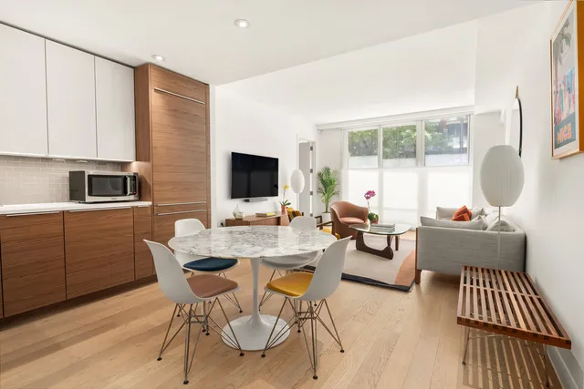 $8,800 | 337 East 62nd Street, Unit 2B | Lenox Hill