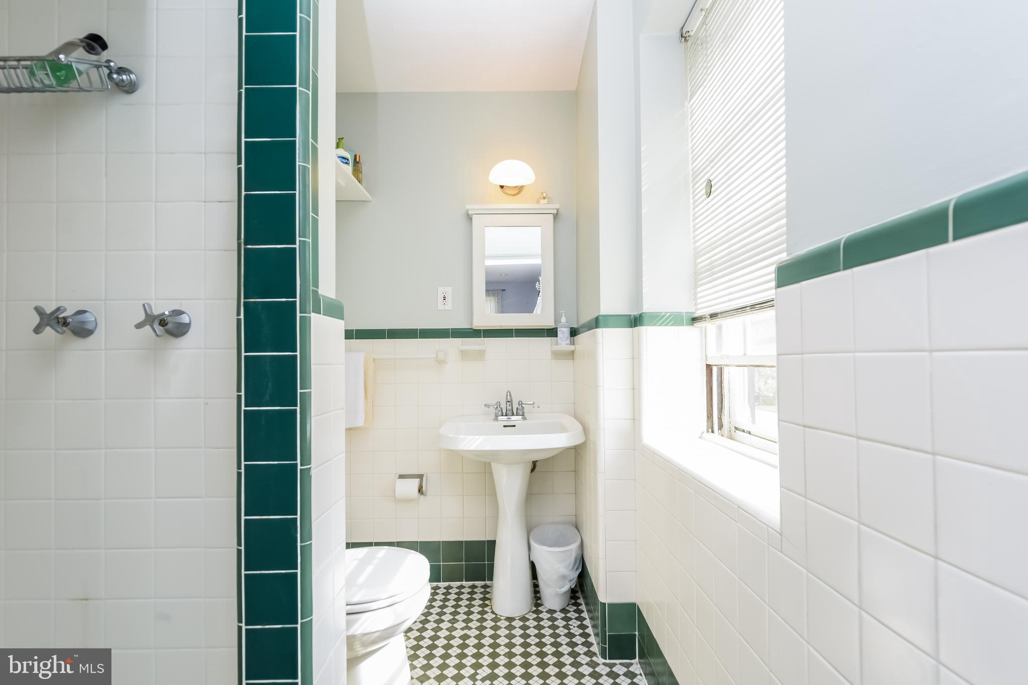 412 Hawthorne Road Wallingford, PA 19086 - Photo 13 of 20