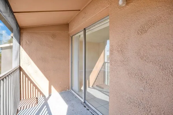 $1,300 | 2507 North Alafaya Trail, Unit 10, Orlando, FL 32826