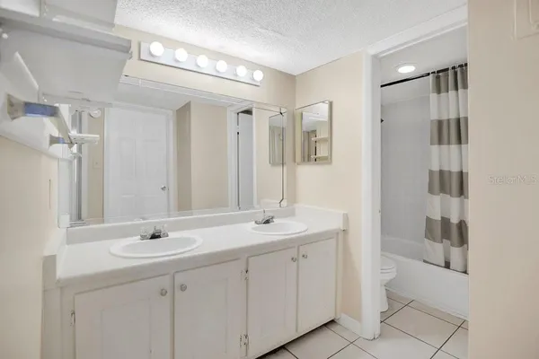 $1,300 | 2507 North Alafaya Trail, Unit 10, Orlando, FL 32826