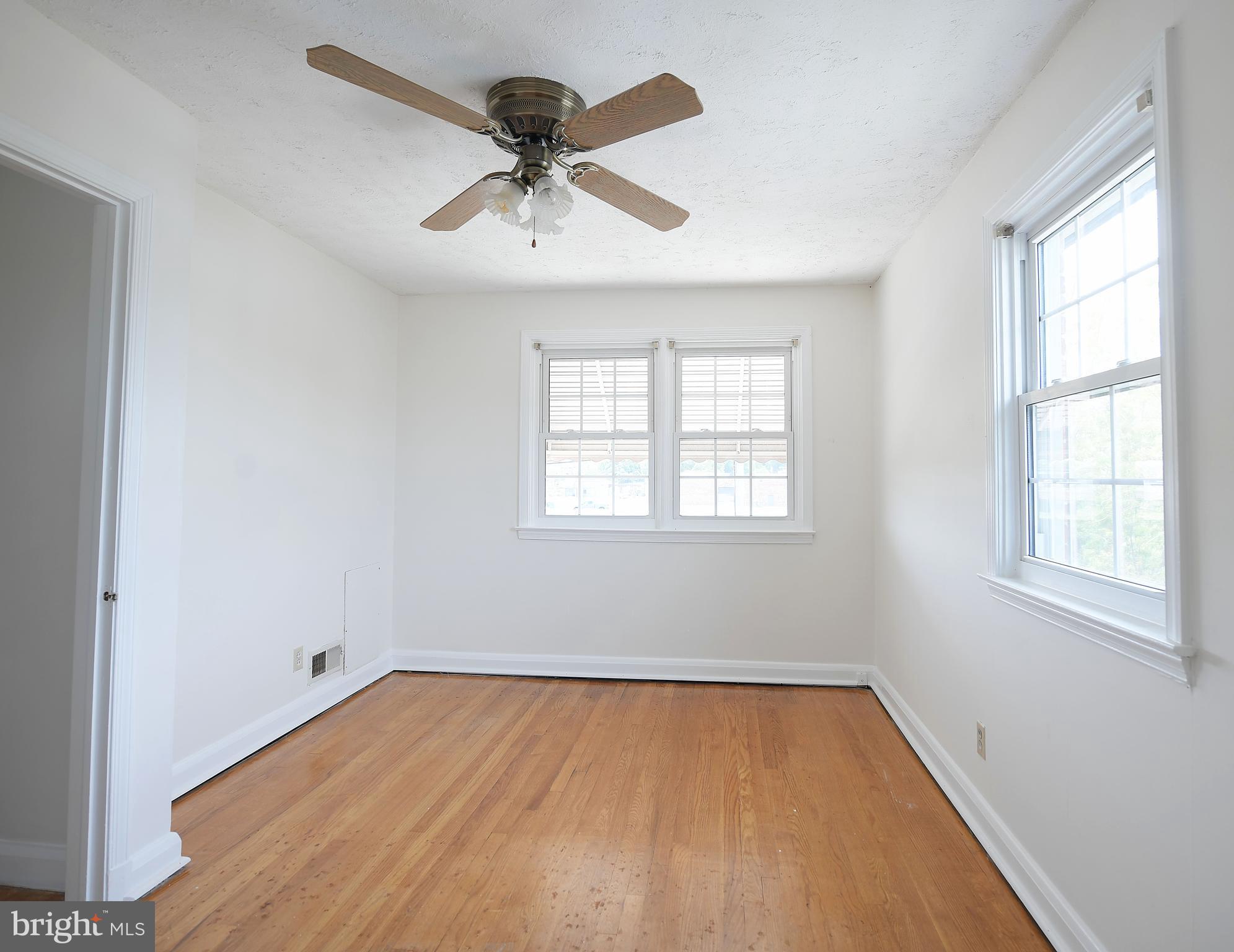 7601 Parkwood Road Baltimore, MD 21222 - Photo 27 of 32 BR3 Approximately 13 'x 9'8"
