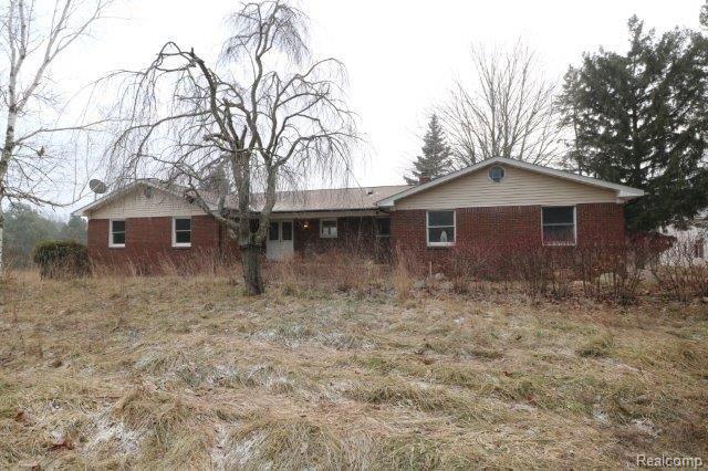 5698 Martus Road North Branch, MI 48461 - Photo 2 of 27 IMG_2135.jpg