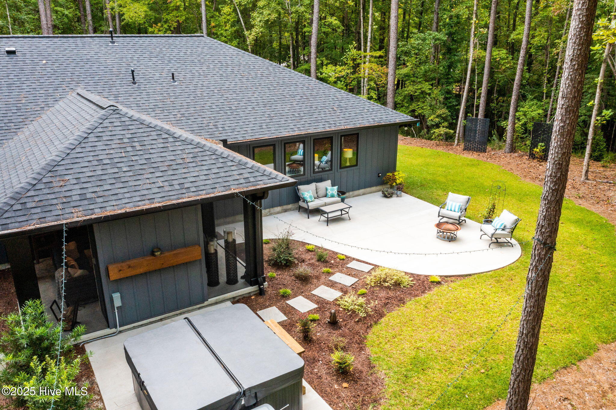 37 Gables Road New Bern, NC 28562 - Photo 27 of 29 Patio & Hot tub