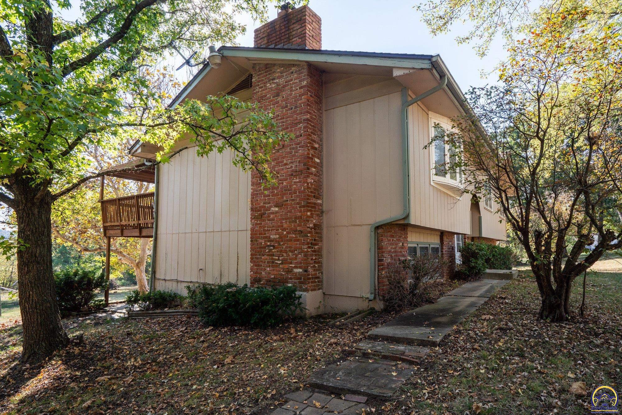 1792 East 1068th Road Lawrence, KS 66049 - Photo 3 of 46