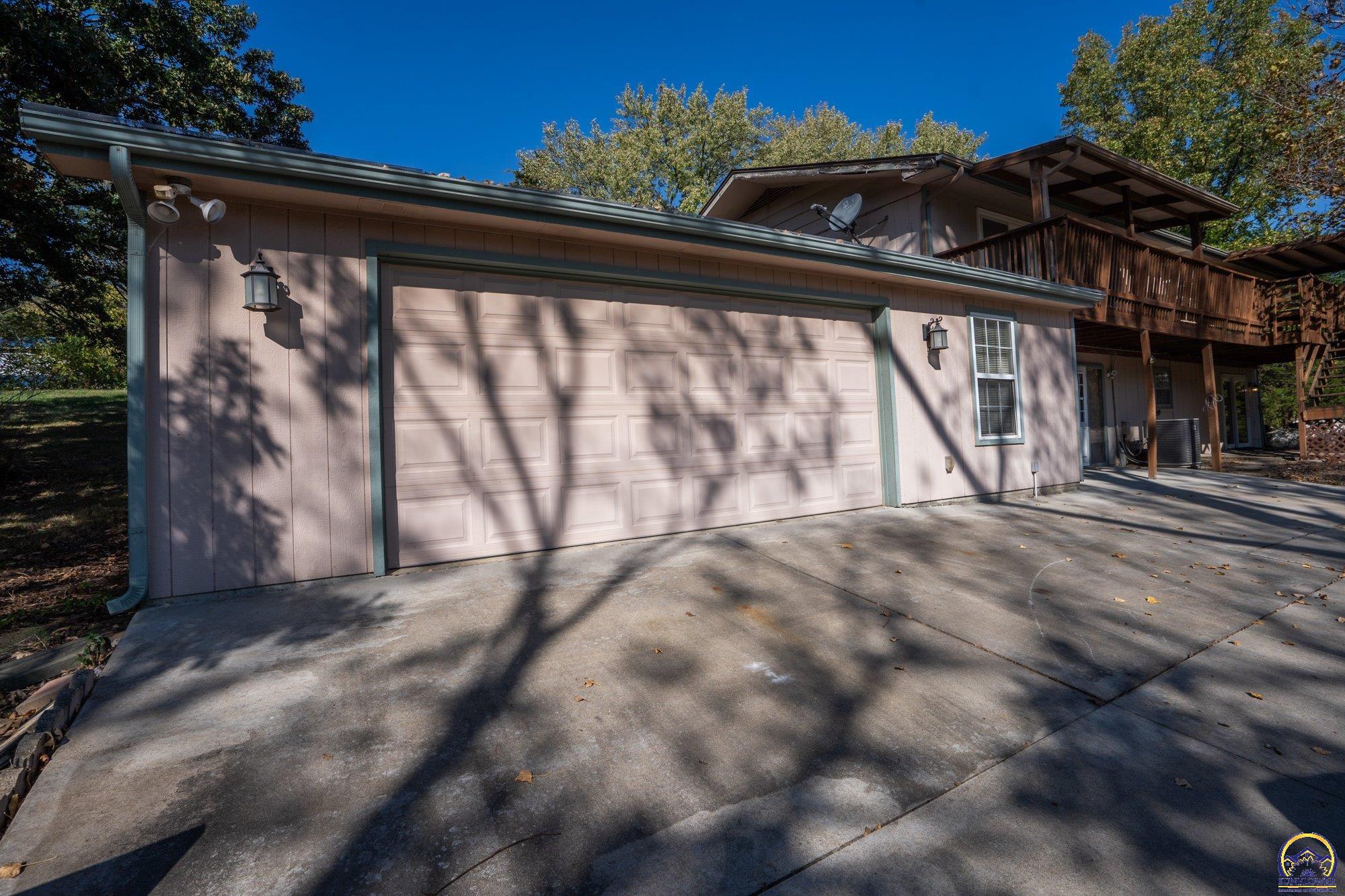 1792 East 1068th Road Lawrence, KS 66049 - Photo 33 of 46