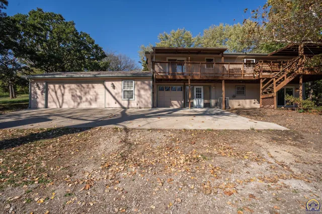 $389,000 | 1792 East 1068th Road, Lawrence, KS 66049