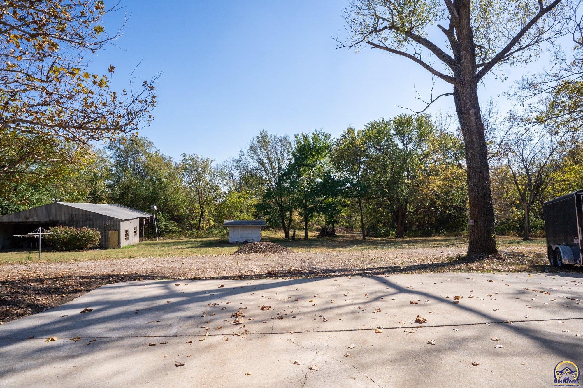 1792 East 1068th Road Lawrence, KS 66049 - Photo 38 of 46