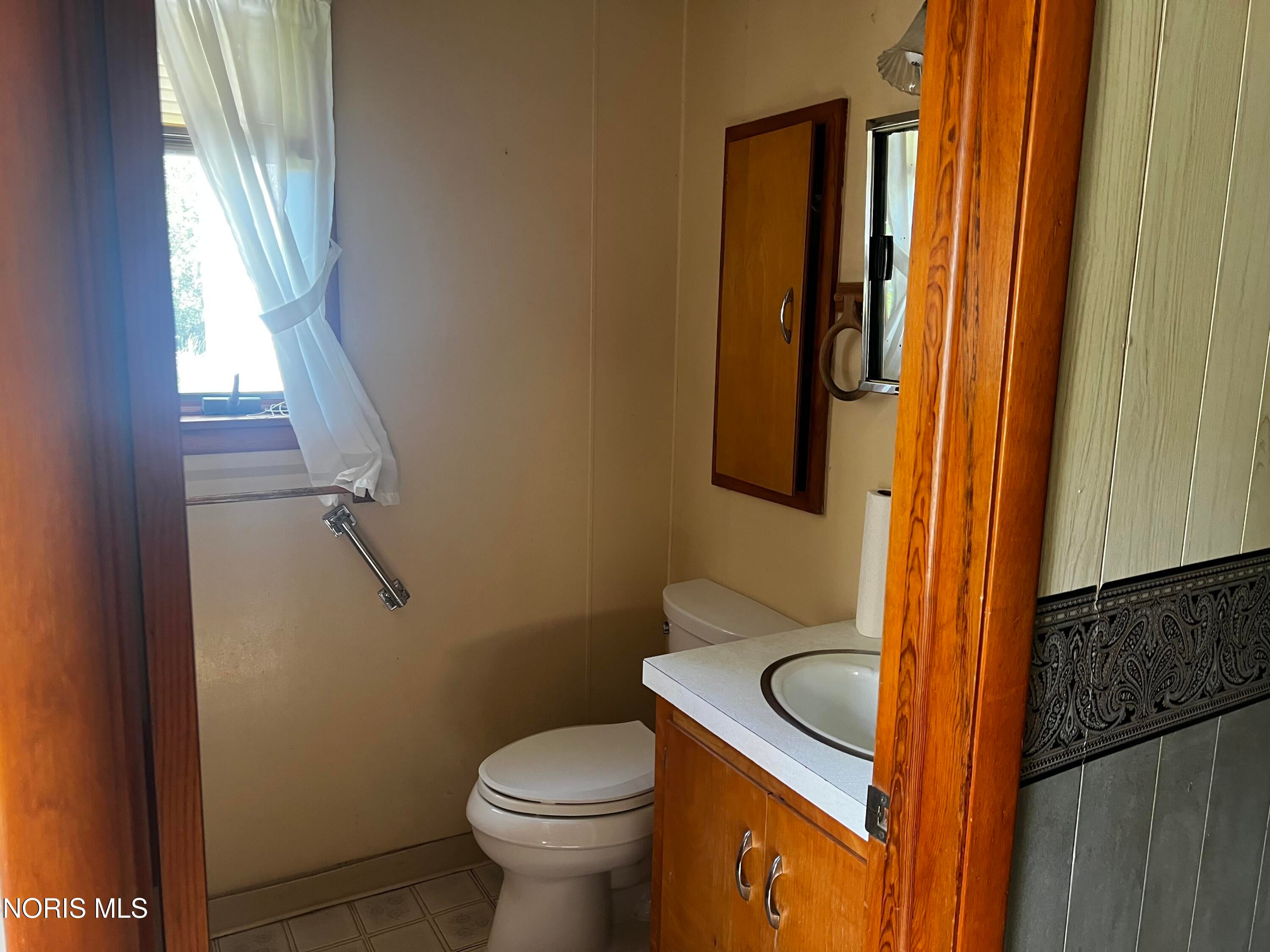26021 Luckey Road Walbridge, OH 43465 - Photo 14 of 19 Gallery Image 14