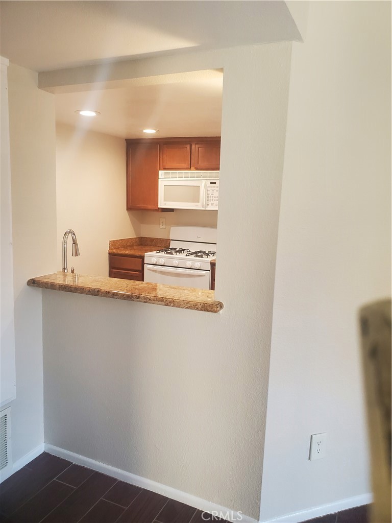1110 West Blaine Street, Unit 107 Riverside, CA 92507 - Photo 9 of 34