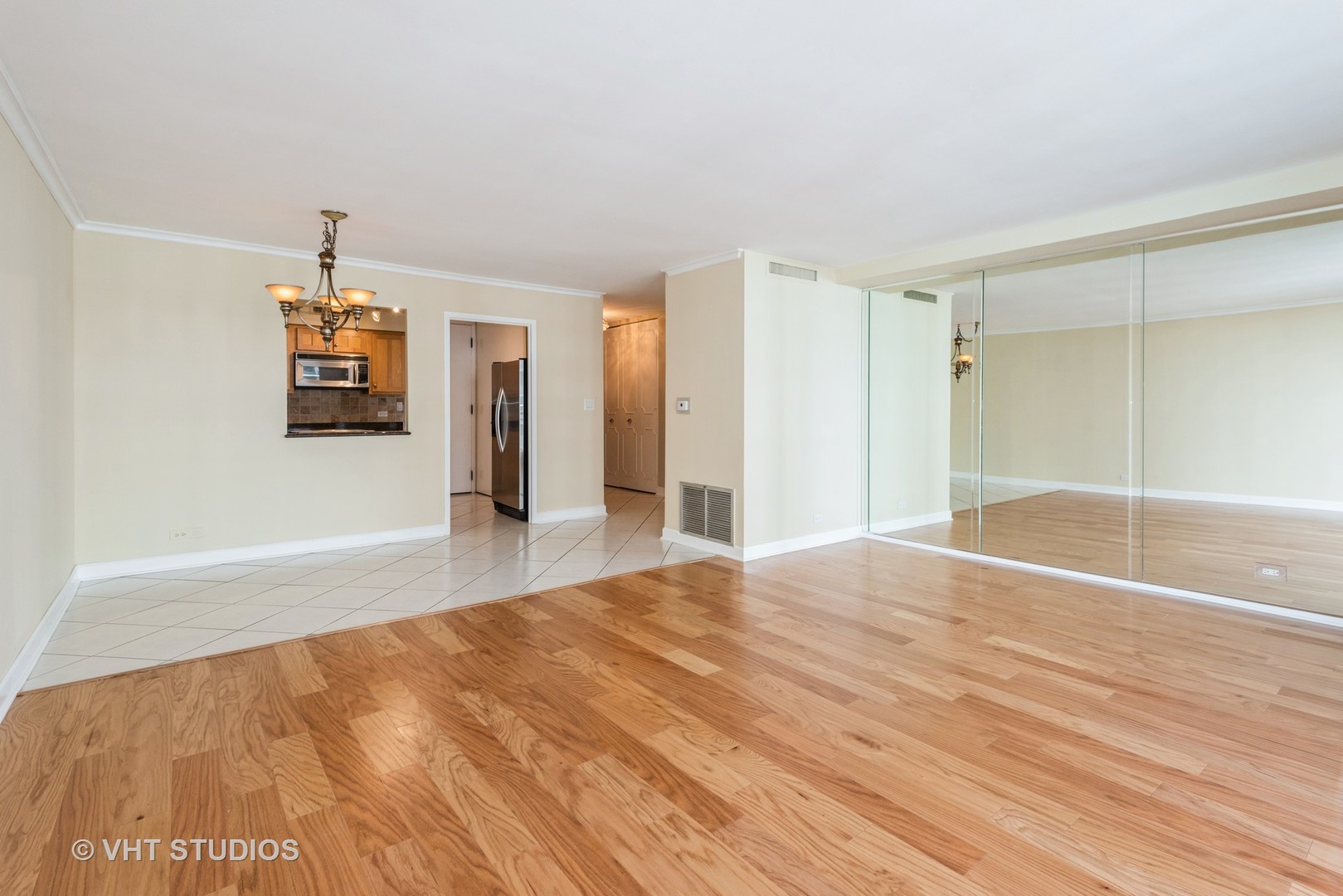 6007 North Sheridan Road, Unit 26F Chicago, IL 60660 - Photo 6 of 29 Gallery Image 6