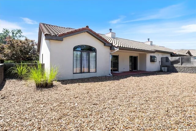 $280,000 | 576 Racquet Club Drive, Unit 407, Lake Ozark, MO 65049