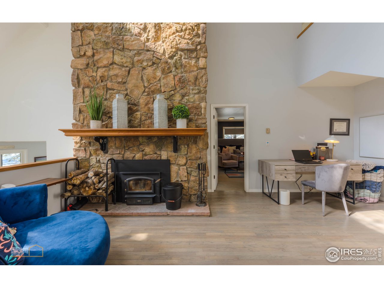 31 Rim Road Boulder, CO 80302 - Photo 11 of 40 Family room
