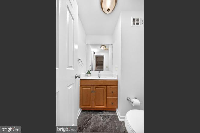 4867 Carriagepark Road Fairfax, VA 22032 - Photo 11 of 27 Gallery Image 11