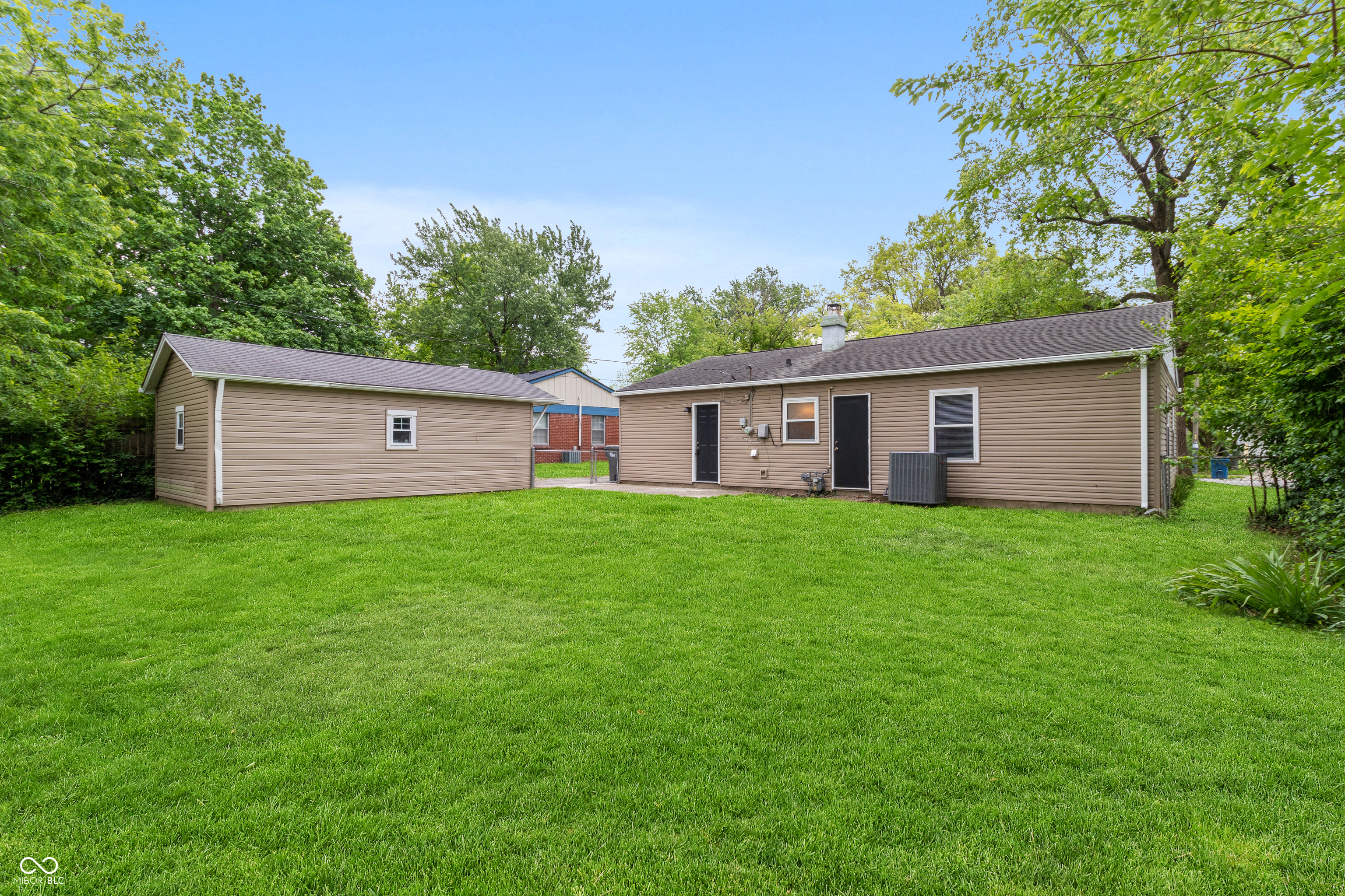 8128 Barry Road Indianapolis, IN 46219 - Photo 19 of 20