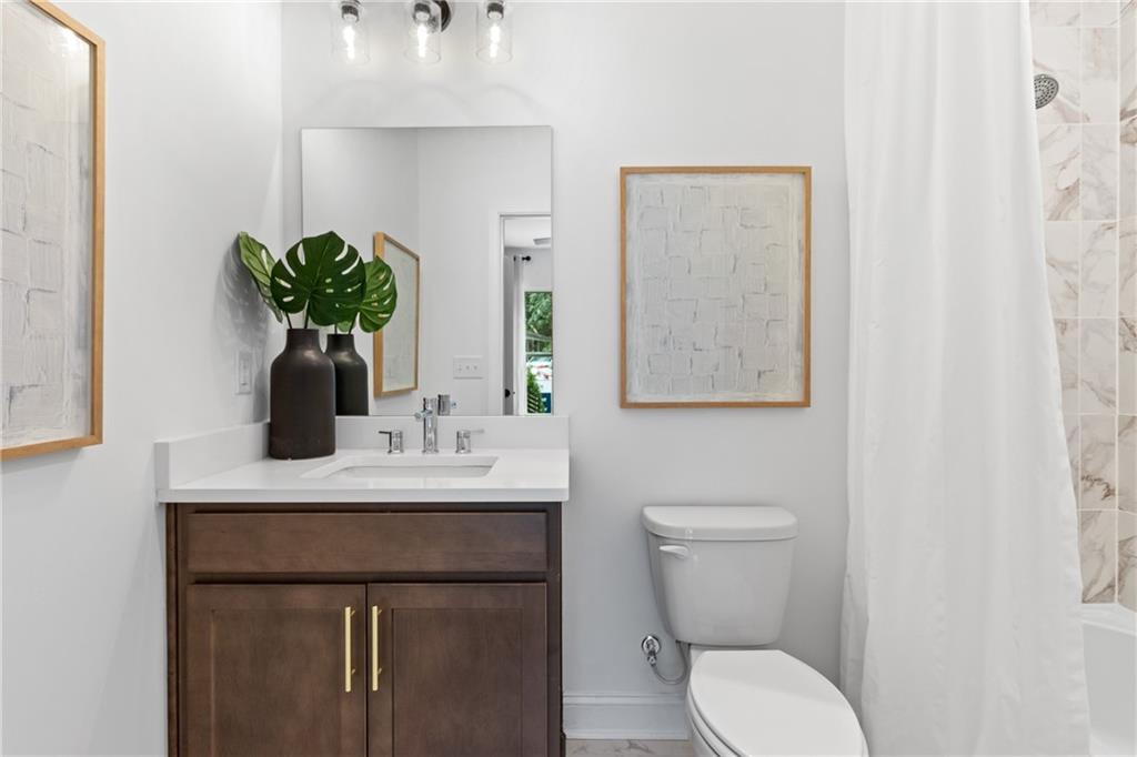 2580 Astaire Court Northwest Atlanta, GA 30318 - Photo 7 of 31