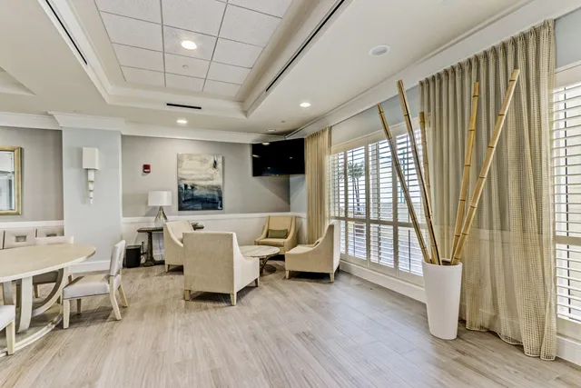 $4,000 | 2640 Lake Shore Drive, Unit 115, Riviera Beach, FL 33404