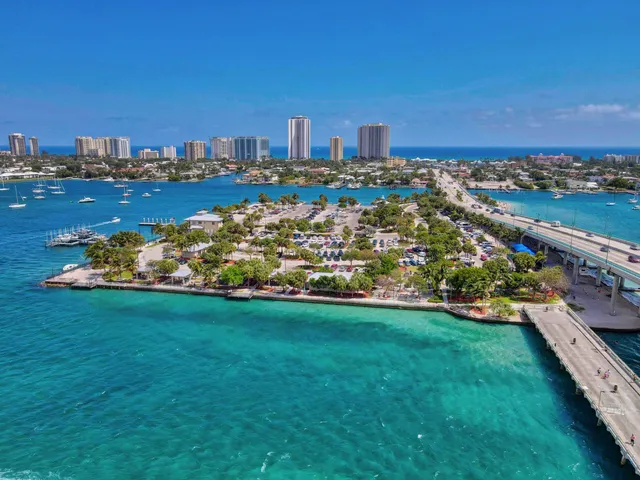 $4,000 | 2640 Lake Shore Drive, Unit 115, Riviera Beach, FL 33404