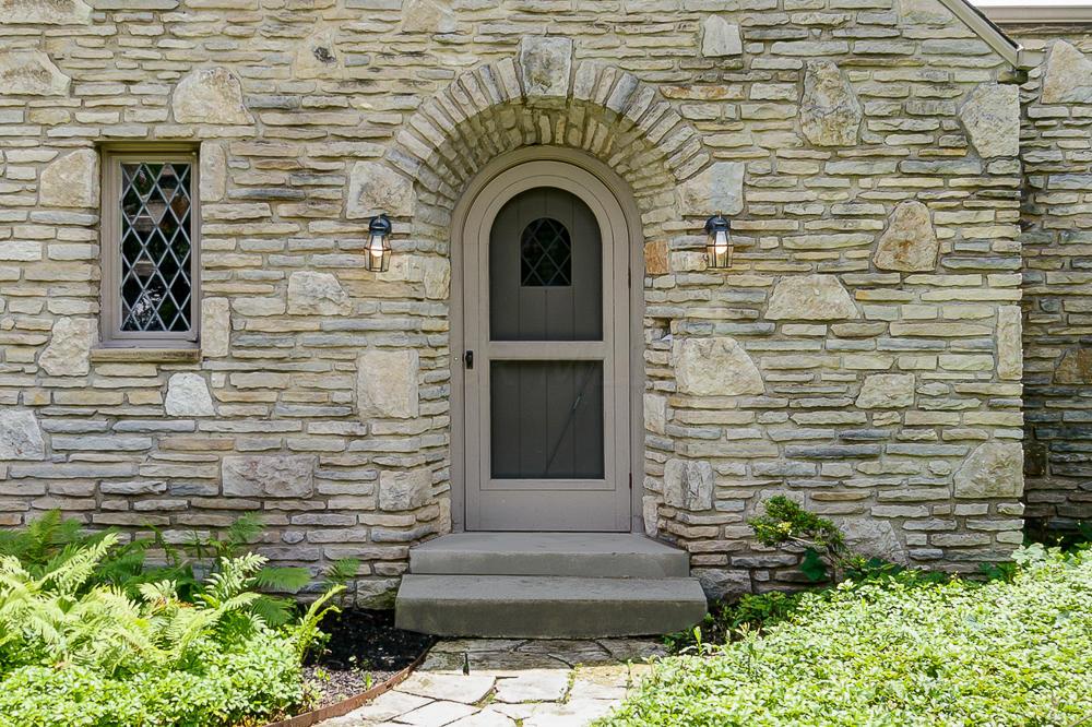 4860 Rustic Bridge Road Columbus, OH 43214 - Photo 3 of 35 Gallery Image 3